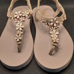 Cali Sketchers Meditation Glass Daisy Women's Sandals Size 9.5